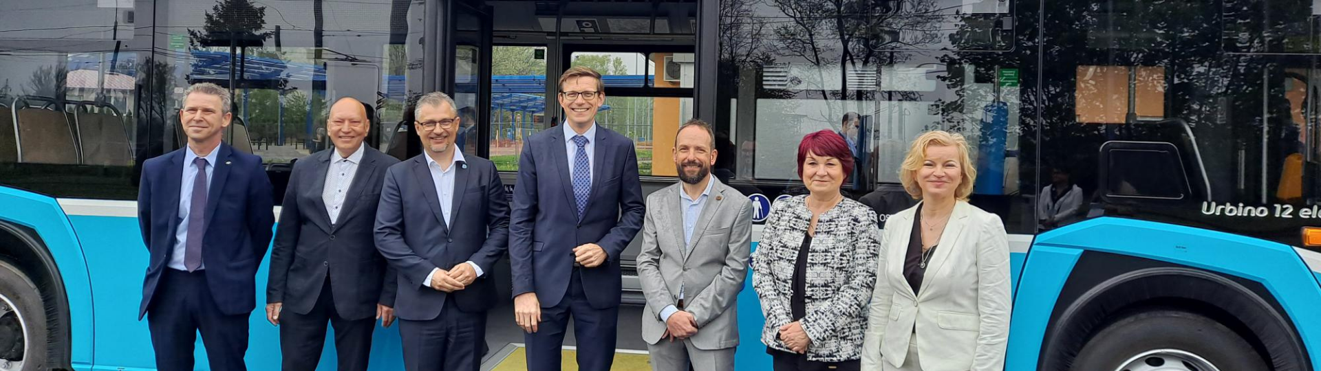 Elektrobusse haben Liniendienst in Ostrava aufgenommen