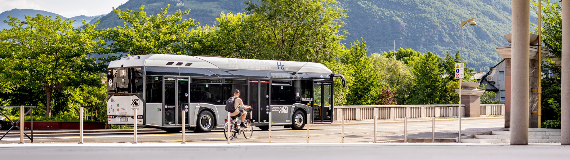 Solaris at European Mobility Expo in Paris with two zero-emission buses