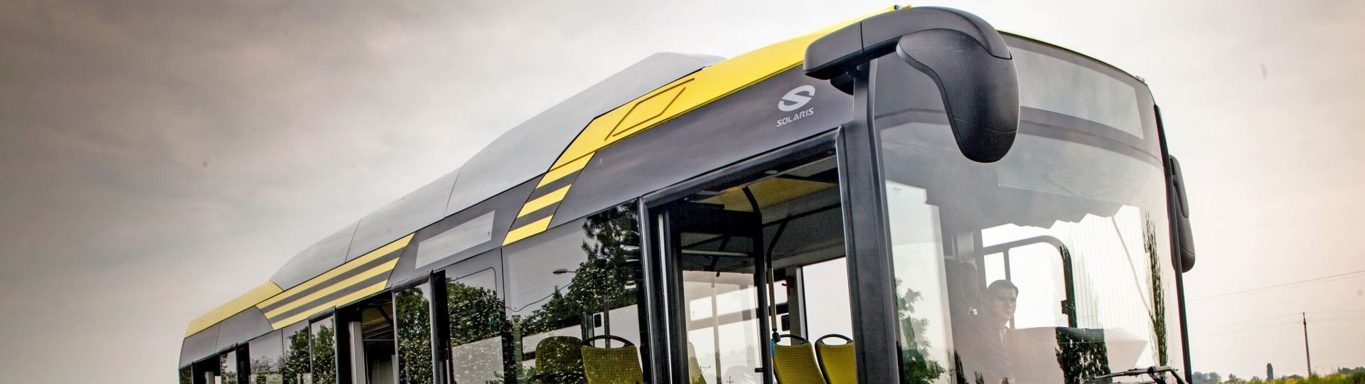 Solaris 14 rok z rzędu liderem polskiego rynku autobusów miejskich. Polska firma z tytułem „Autobus roku 2017”!