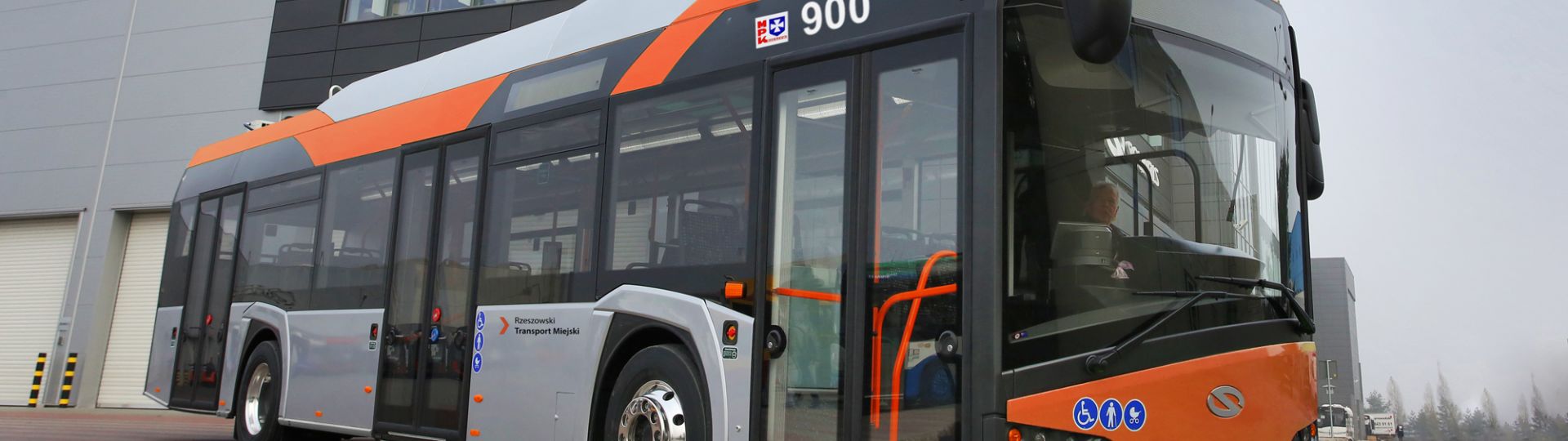10 Solaris-Busse mit elektrischem und 30 mit koventionellem Antrieb fahren nach Rzeszów