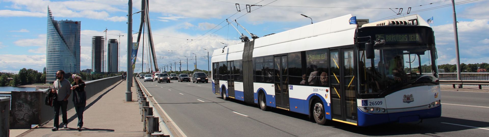 Gelenk-Oberleitungsbusse mit Brennstoffzelle! Neuheiten von Solaris für Riga