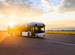 Solaris is awarded the CSR Silver Leaf by weekly magazine Polityka for not only its articulated hydrogen bus, but also its Environmental Product Declarations drawn up for two of its vehicle types as well as its educational initiative #CityMission.